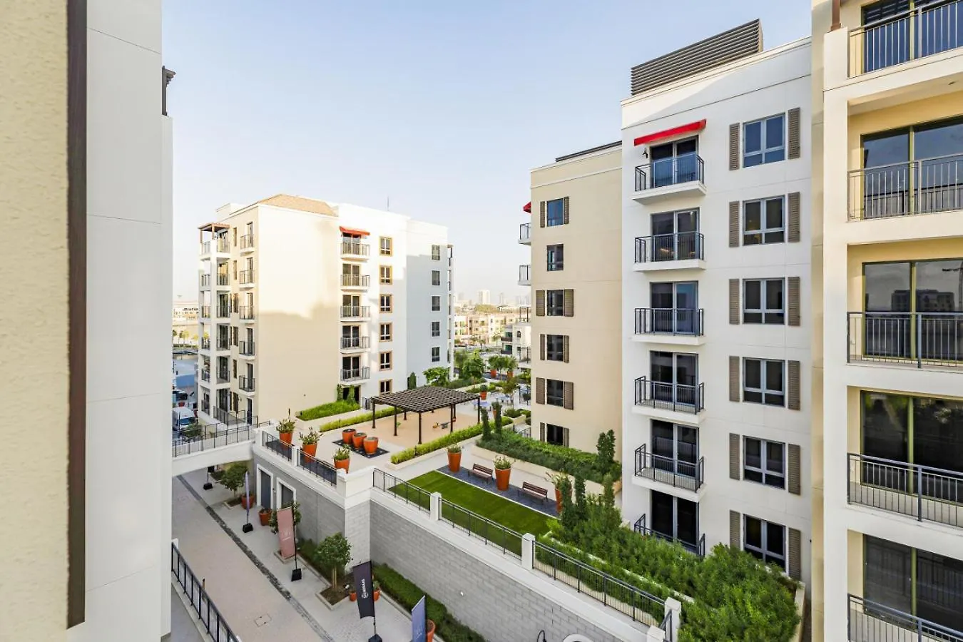 Luxury Lifestyle At La Sirene Port De La Mer Jumeirah 1 Dubai Apartment